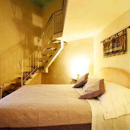 Italian Experience-Suite Medici Loft 8 Florence Buitenkant foto